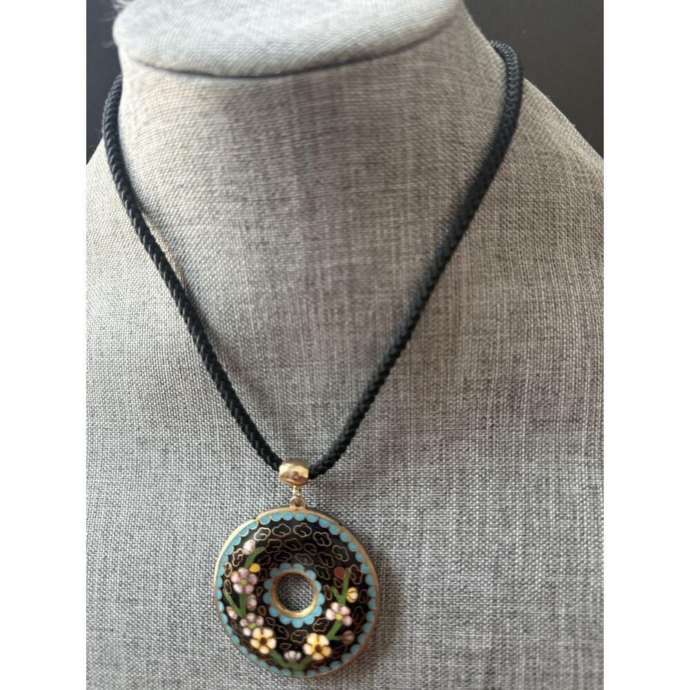 Cloisonnรฉ Enamel Donut Pendant Necklace Black Floral Design Gold Trim 1990s Y2K